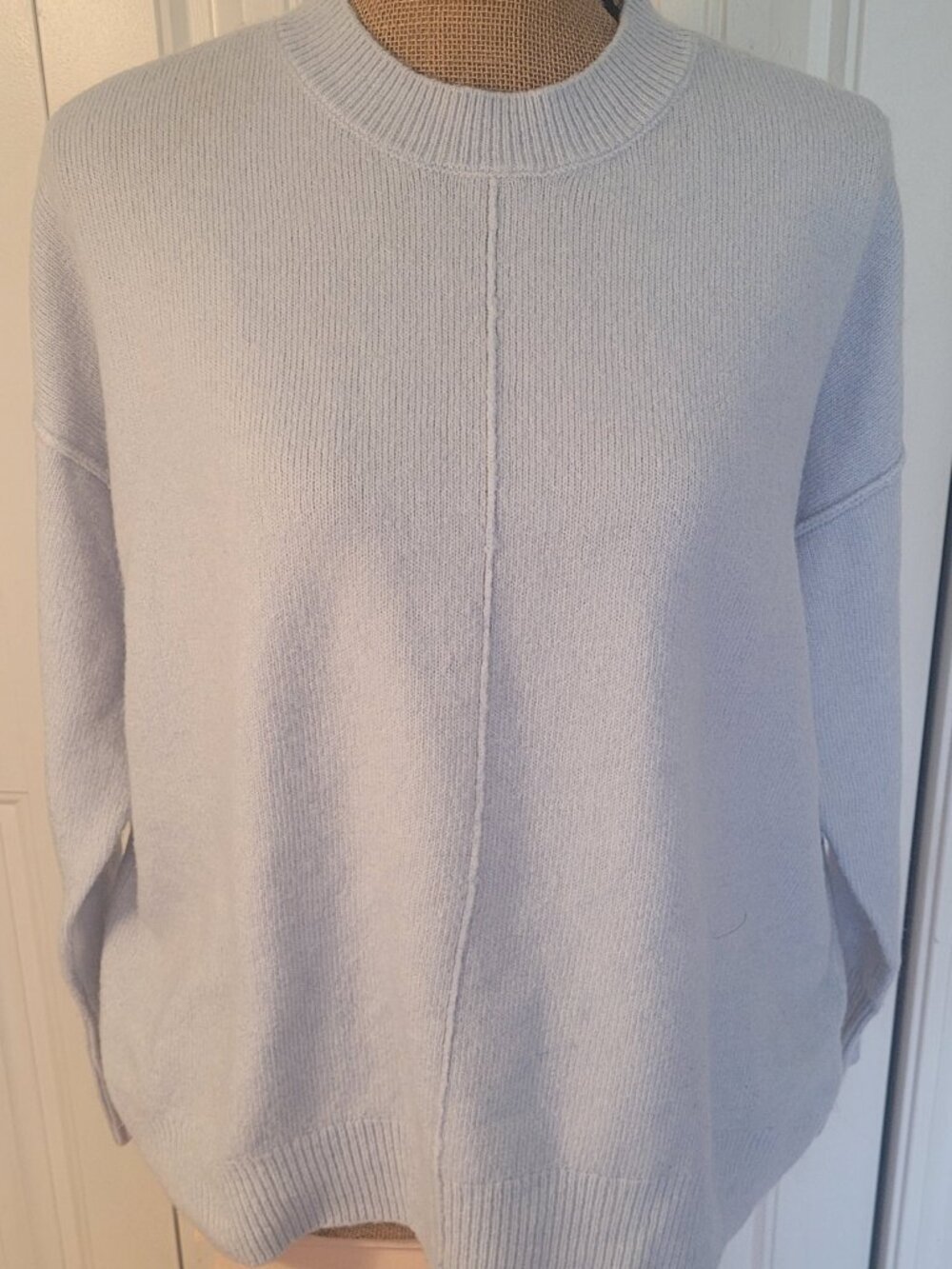 VINCE CAMUTO Front Seam Pullover Sweater, Light Blue, VGUC, S - SOFT & COMFY!